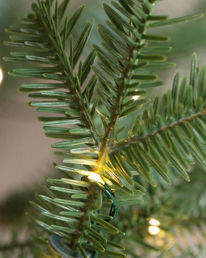 Árvore de Natal Slim Alpine com Galhos Articulados, Suporte Metálico e Micro LEDs Embutidos