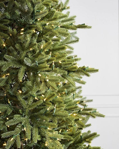 Árvore de Natal Silverado Slim com Galhos Articulados, Suporte Metálico e Micro LEDs Embutidos