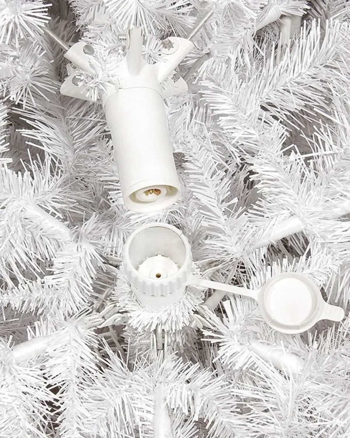 Árvore de Natal Branca Classic com Galhos Articulados, Suporte Metálico e Micro LEDs Embutidos