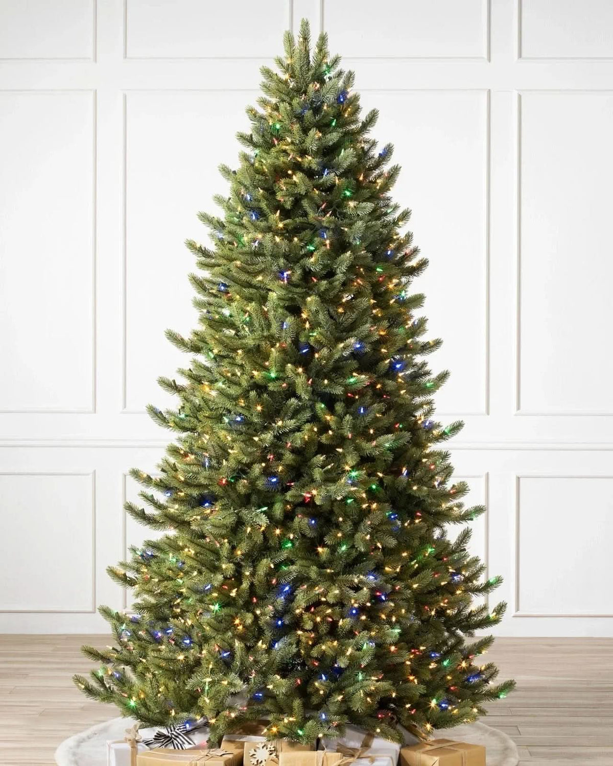 Árvore de Natal Fir com Galhos Articulados, Suporte Metálico e Micro LEDs Coloridos Embutidos